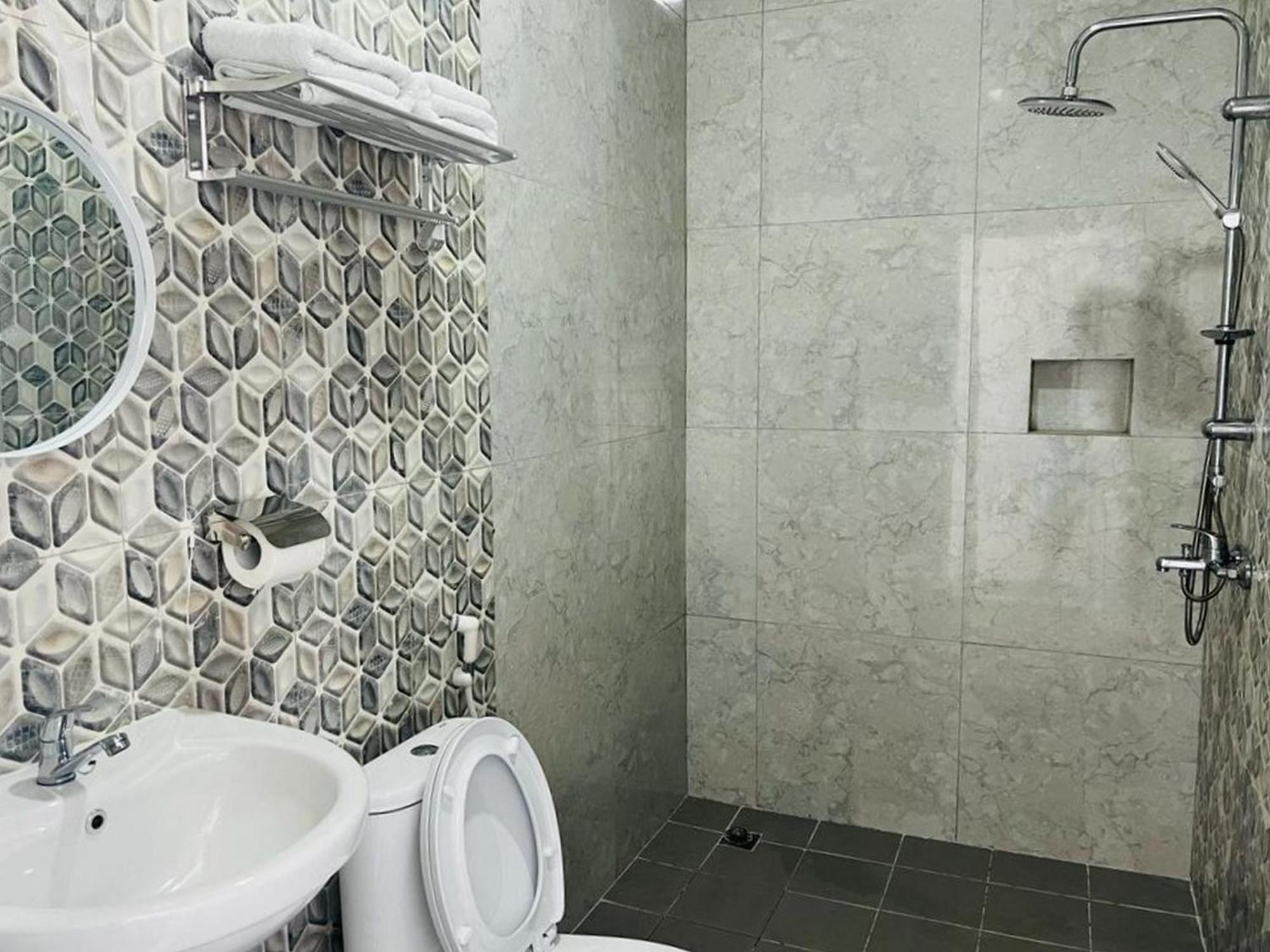 Urbanview Hotel Nimara Ngawi By Reddoorz Bagian luar foto