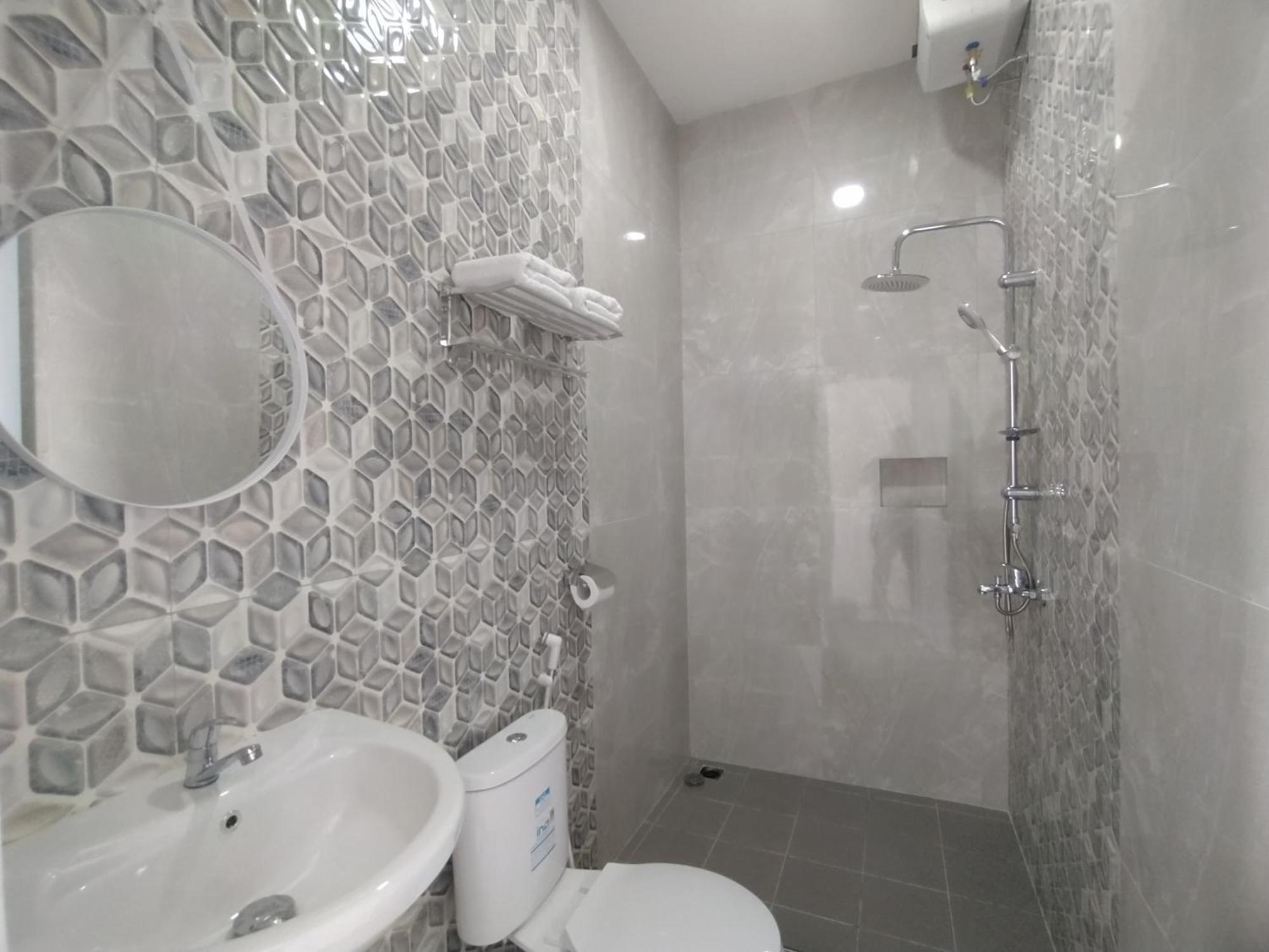 Urbanview Hotel Nimara Ngawi By Reddoorz Bagian luar foto