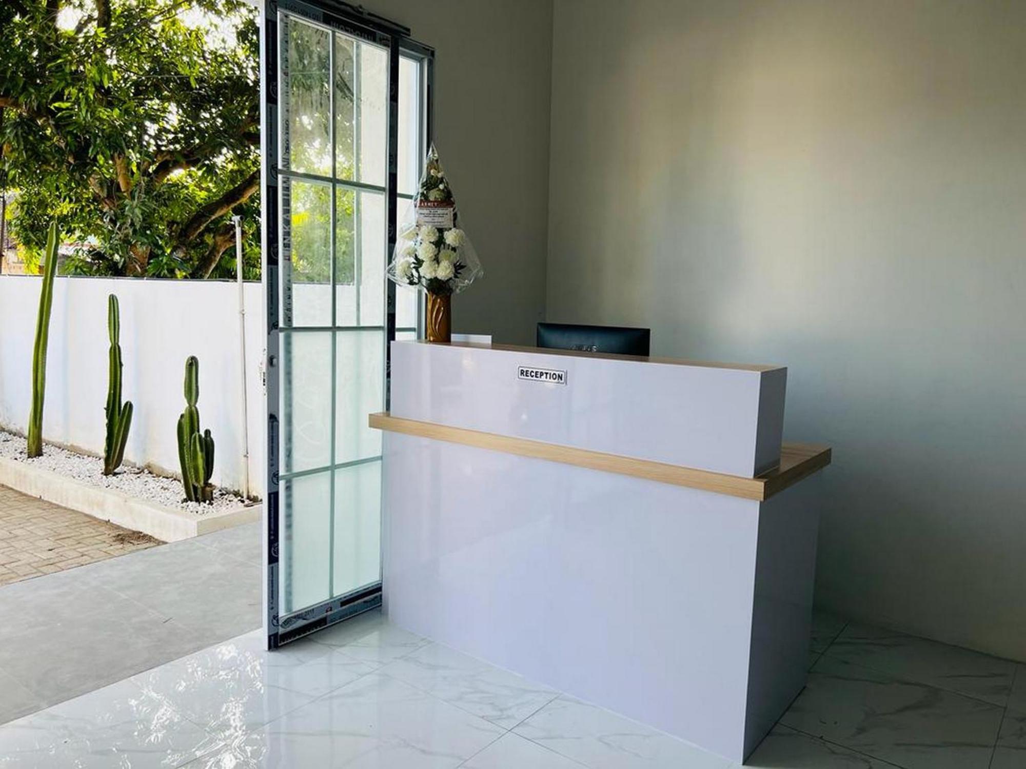 Urbanview Hotel Nimara Ngawi By Reddoorz Bagian luar foto