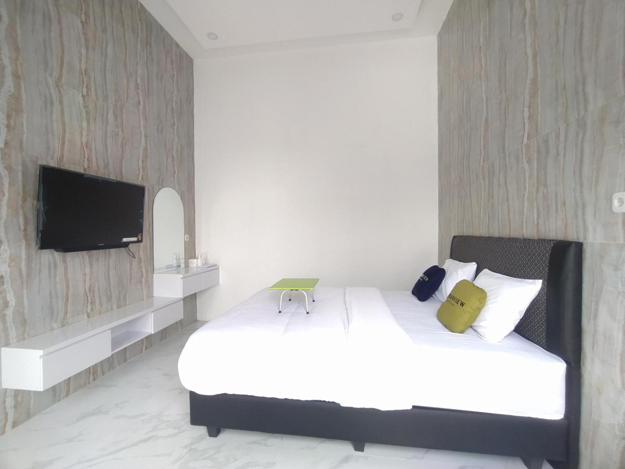 Urbanview Hotel Nimara Ngawi By Reddoorz Bagian luar foto