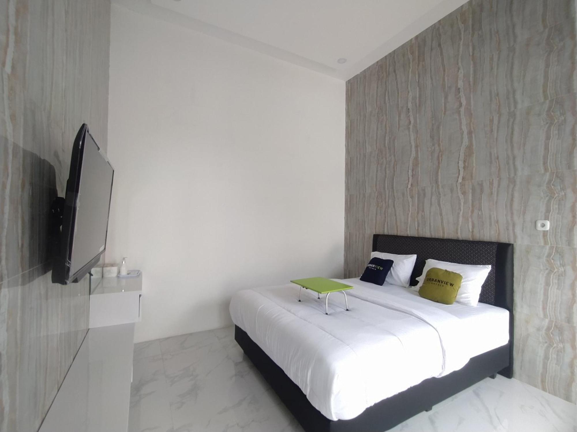 Urbanview Hotel Nimara Ngawi By Reddoorz Bagian luar foto